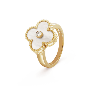 18K Vintage Alhambra Pearl Ring